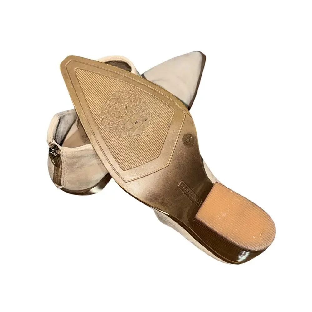 Vince Camuto Gigieta Suede V Cut Ankle Bootie Block Heel, Size 7 NWOT